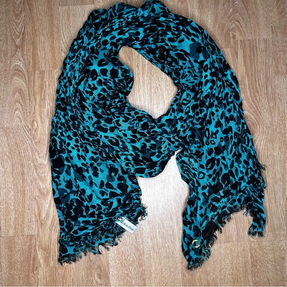 Calvin Klein Leopard Print sapphire and Black chic Scarf
